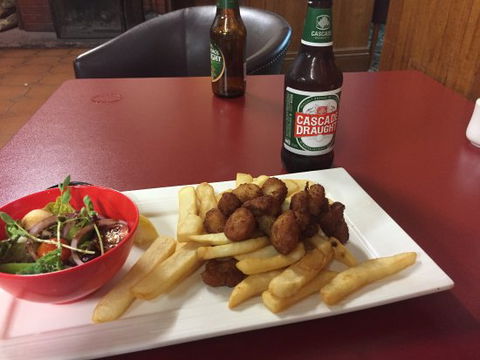 Man-O-Ross Hotel Restaurant - 1 Gold Coast 0