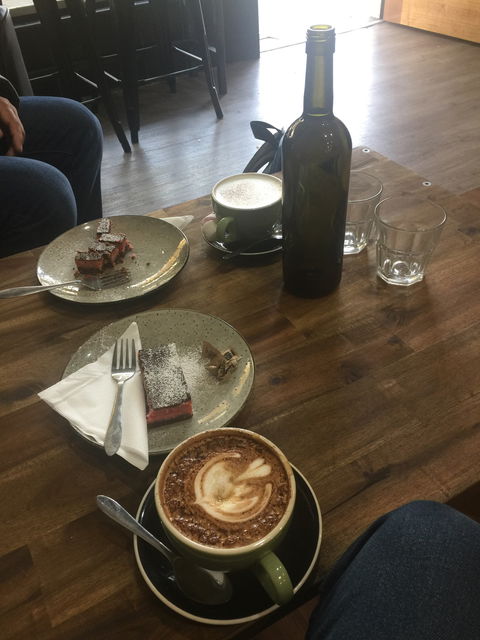 Mojo On The Avenue - Accommodation Gold Coast 2