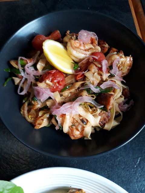 Famished On Frasers - Accommodation Gold Coast 4