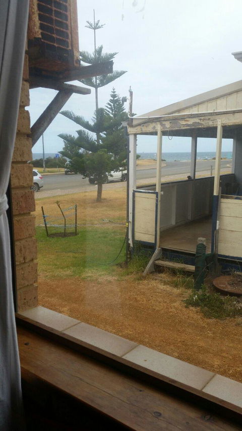 Toun Beach Cafe - Gold Coast 4U 4