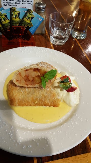 Magnums Bistro At Hotel McLaren - Accommodation Gold Coast 1