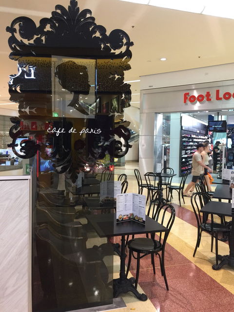 Cafe De Paris - 1 Gold Coast 4