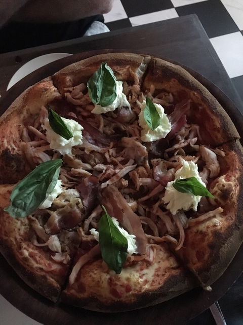 Alfredo's Pizzeria - Accommodation Gold Coast 3