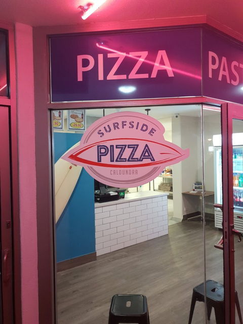 Surfside Pizza - 1 Gold Coast 3