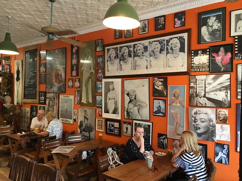 A Cafe Etc - 1 Gold Coast 0