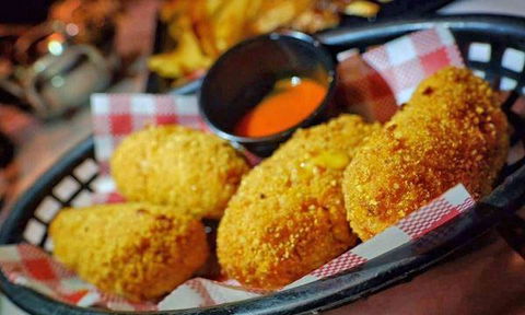 CJ's Crab Shack - Accommodation Gold Coast 9