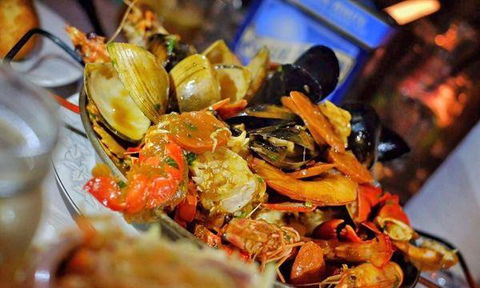 CJ's Crab Shack - Accommodation Gold Coast 12