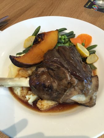 Bundaberg Services Club - Accommodation Gold Coast 0