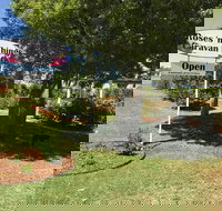 Roses 'n Things Van Park