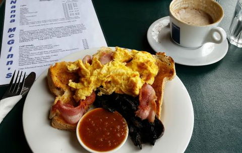 Nanna McGinn's Coffee Shop - 1 Gold Coast 0