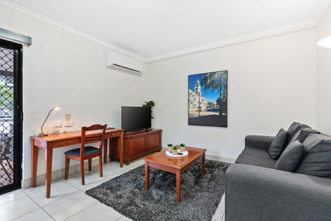 The Coffee House Apartments & Bistro - Gold Coast 4U 10