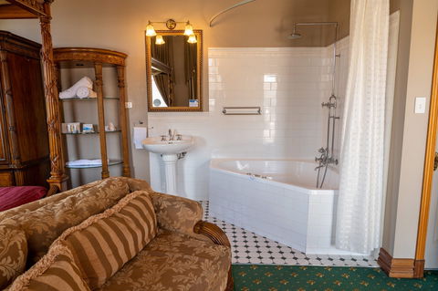 Denison Boutique Hotel - Gold Coast 4U 8
