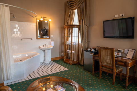 Denison Boutique Hotel - Gold Coast 4U 10