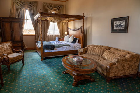 Denison Boutique Hotel - Gold Coast 4U 12