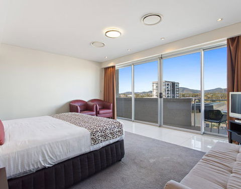CBD Executive Apartments - Accommodation Gold Coast 4