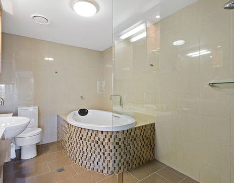 CBD Executive Apartments - Accommodation Gold Coast 9