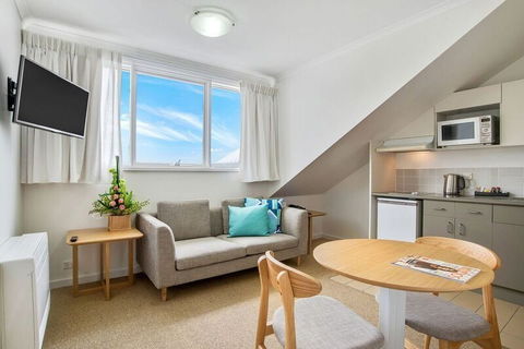Williamstown Residences - Accommodation Gold Coast 9