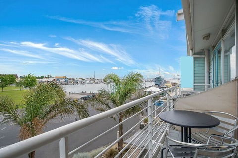 Williamstown Residences - Accommodation Gold Coast 11