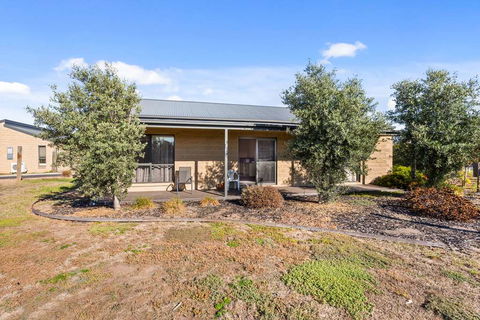 Quality Suites Point Cook Seasons 5 - Accommodation Gold Coast 2