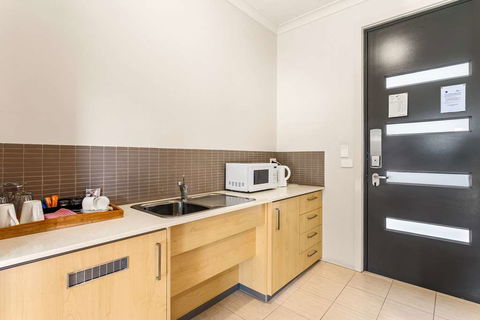 Quality Suites Point Cook Seasons 5 - Accommodation Gold Coast 8
