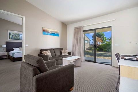 Quality Suites Point Cook Seasons 5 - Accommodation Gold Coast 10