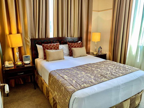 Royal Albert Hotel - 1 Gold Coast 1