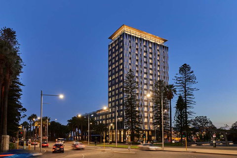 DoubleTree by Hilton Perth Waterfront - 1 Gold Coast 1