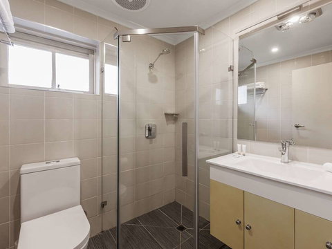 Quality Hotel Melbourne Airport - 1 Gold Coast 12