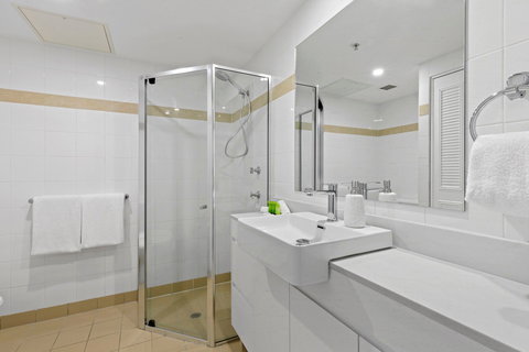 Astra Apartments Chatswood - 1 Gold Coast 3