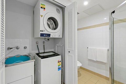 Astra Apartments Chatswood - 1 Gold Coast 17