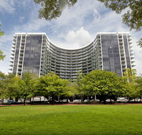 Astra Canberra Manhattan - Gold Coast 4U