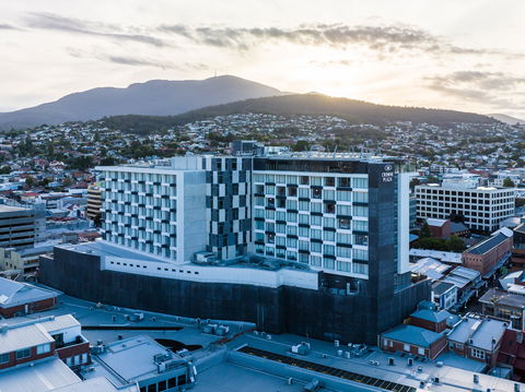 Crowne Plaza Hobart - Gold Coast 4U 2