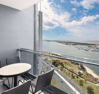Meriton Suites Southport - 1 Gold Coast