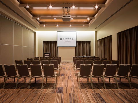 Pullman Hotel At Sydney Olympic Park - Gold Coast 4U 10