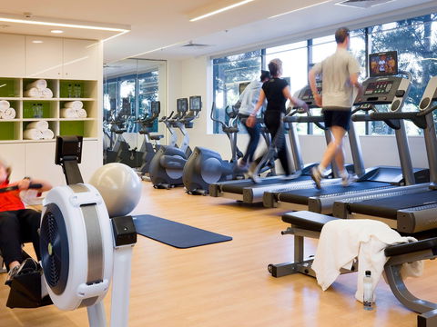 Pullman Hotel At Sydney Olympic Park - Gold Coast 4U 16