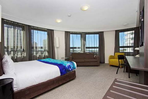 Mantra Parramatta - Gold Coast 4U 10