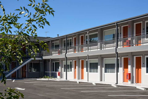 HotelMOTEL - Accommodation Gold Coast 0
