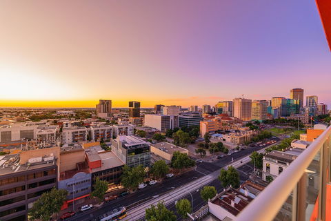 Tom's Court Hotel - Accommodation Gold Coast 3