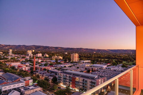 Tom's Court Hotel - Accommodation Gold Coast 4