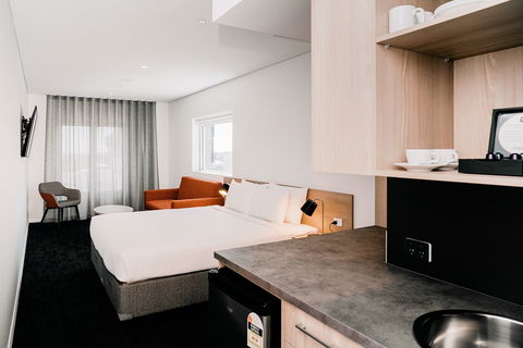 Tom's Court Hotel - Accommodation Gold Coast 10