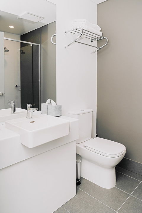Tom's Court Hotel - Accommodation Gold Coast 11