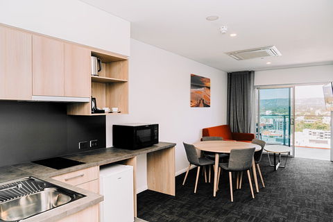 Tom's Court Hotel - Accommodation Gold Coast 14