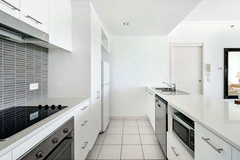 ULTIQA Freshwater Point Resort - Accommodation Gold Coast 8