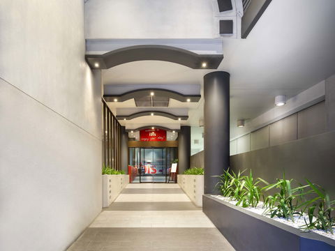 Ibis Hotel - Accommodation Gold Coast 1