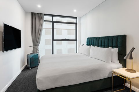 Meriton Suites Sussex Street, Sydney - Accommodation Gold Coast 3