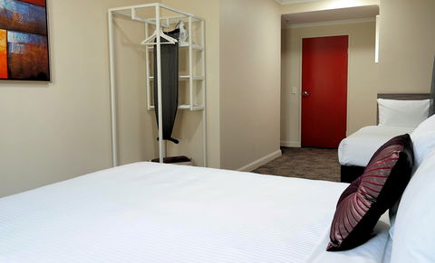 28 Hotel - Accommodation Gold Coast 0