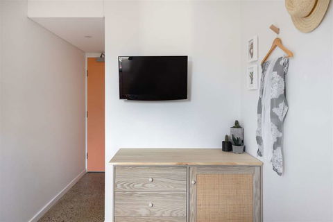 Hotel Hacienda - Accommodation Gold Coast 9