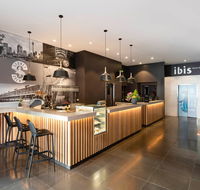 Hotel Ibis World Square - Accommodation Gold Coast
