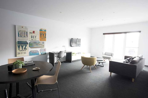 Tyrian Serviced Apartments - Accommodation Gold Coast 2