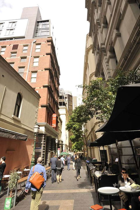 Metro Apartments on Bank Place - Accommodation Gold Coast 2